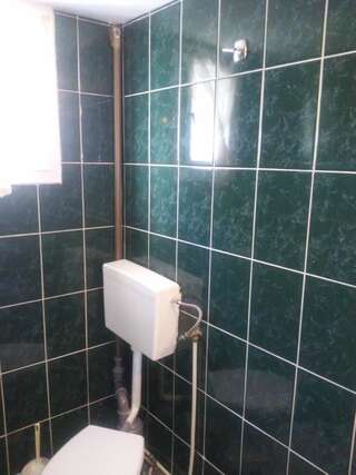 Гостевой дом Smile Cluj Клуж-Напока Стандартный двухместный номер с 1 кроватью и общей ванной комнатой-1